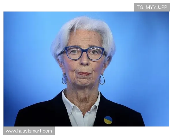 8000吨的船，1个破了的项链，他们的爱如何对抗1700条人命？